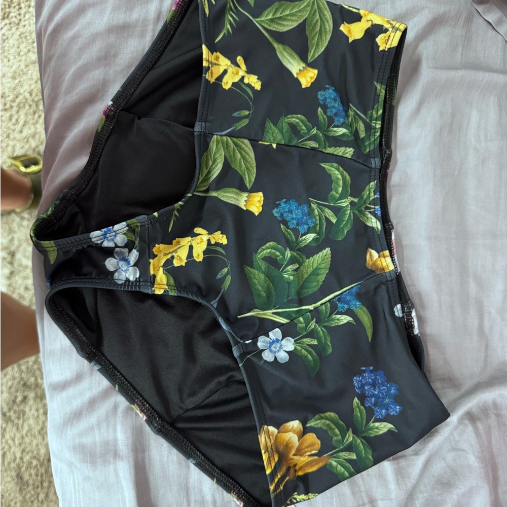 Cara Cara Long Sleeve Bikini Top & Bottom 2 Piece Set Size 2